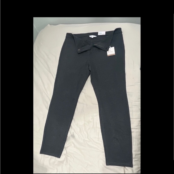 LC Lauren Conrad High-Rise Plus Size Super Skinny Pants - Picture 3 of 5